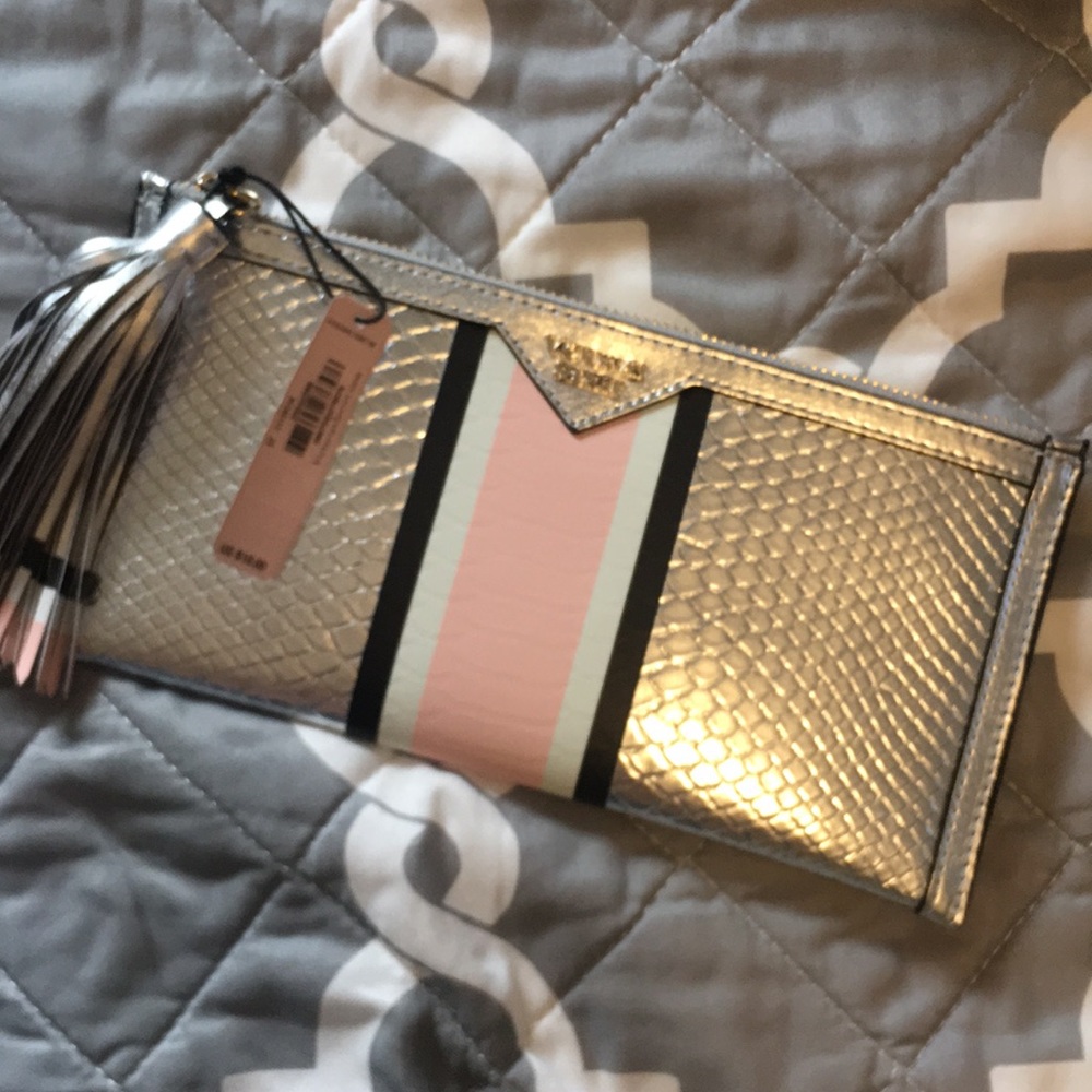 VS silver clutch